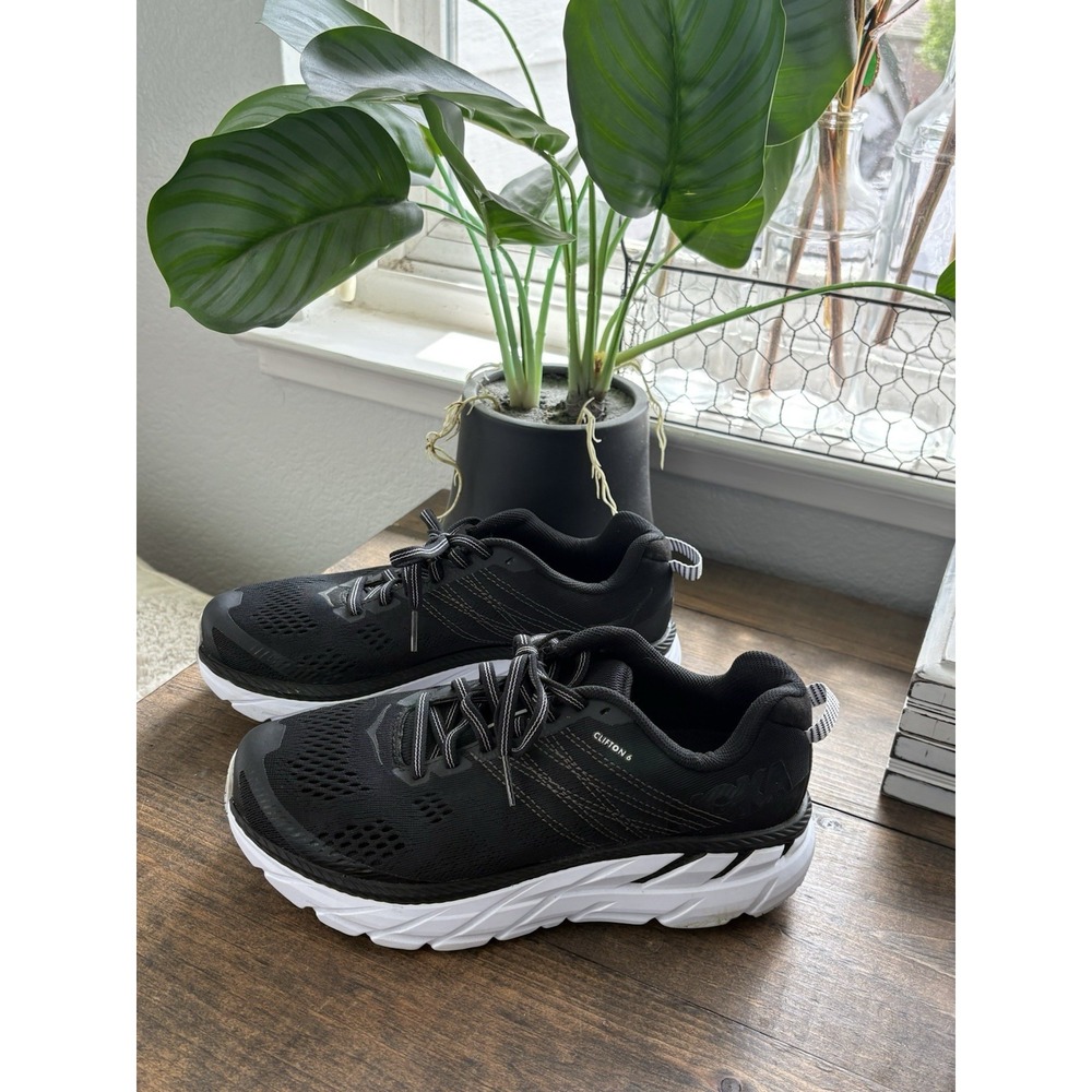 Size 6D Hoka One One Womens Clifton 6 Black White Running Shoes 1102877 BWHT